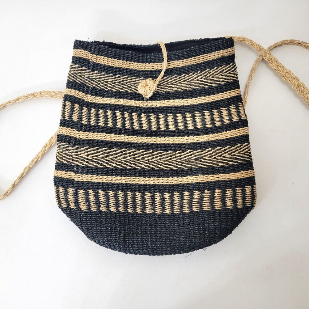 Woven Abacá Black & Beige Backpack Bag With Braided Strap - Picture 4 of 6